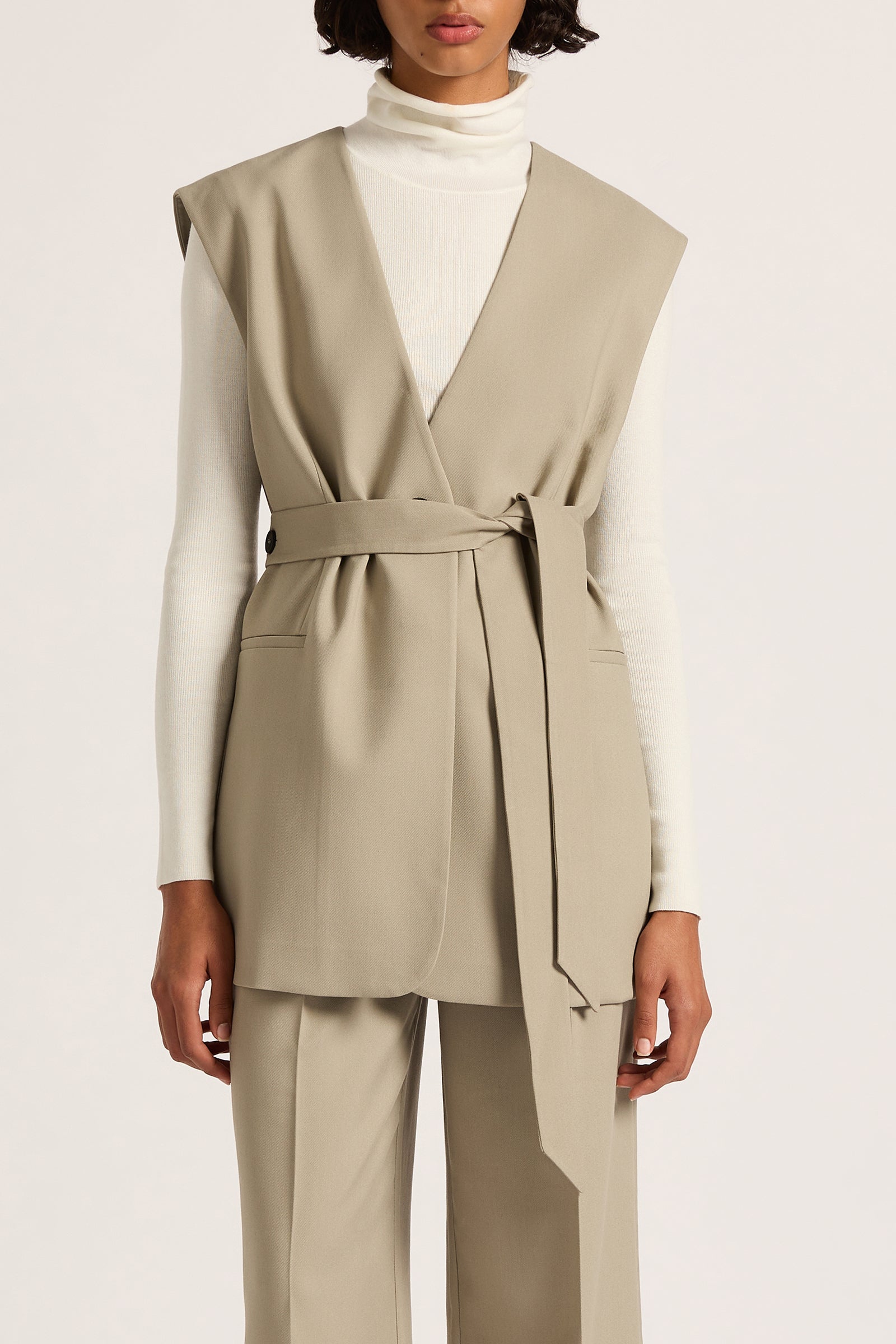 Theo Tailored Vest Sage 