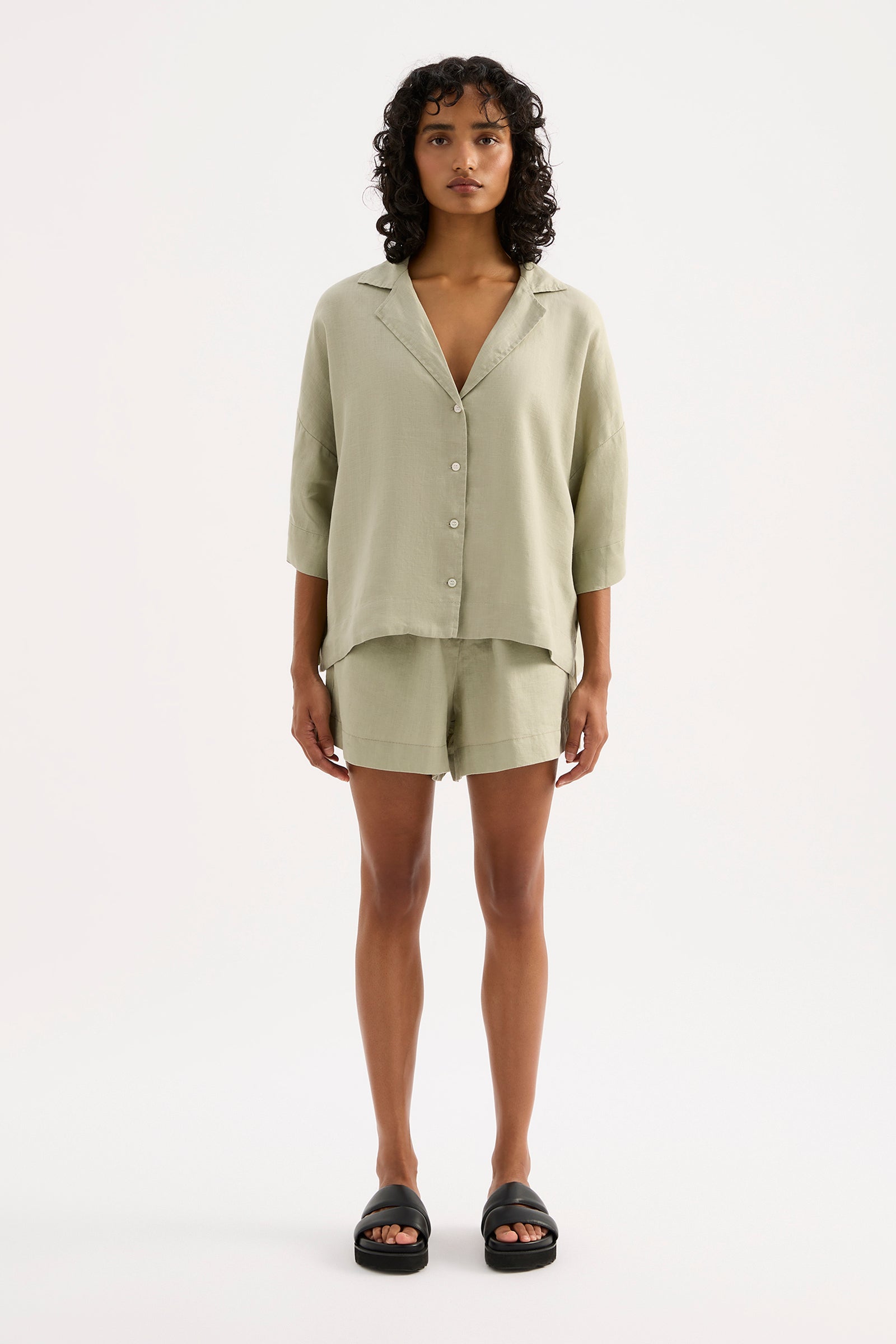 Lounge Linen Short Olive 